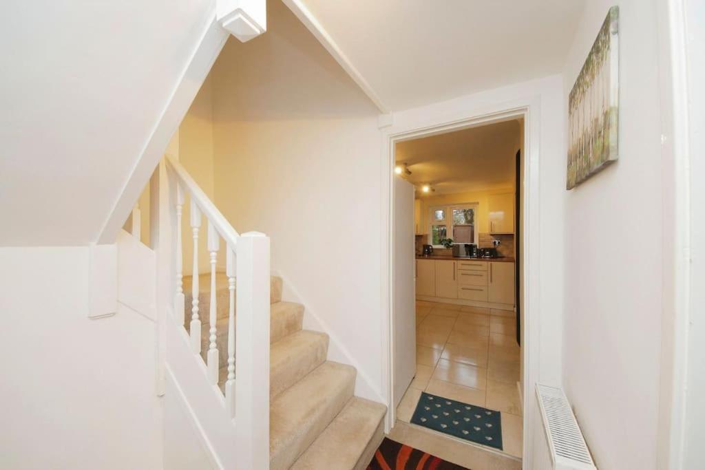 Beautiful Home Close To Town Free Netflix, Wifi Σόλιχαλ Εξωτερικό φωτογραφία