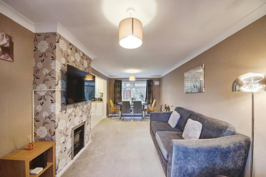 Beautiful Home Close To Town Free Netflix, Wifi Σόλιχαλ Εξωτερικό φωτογραφία
