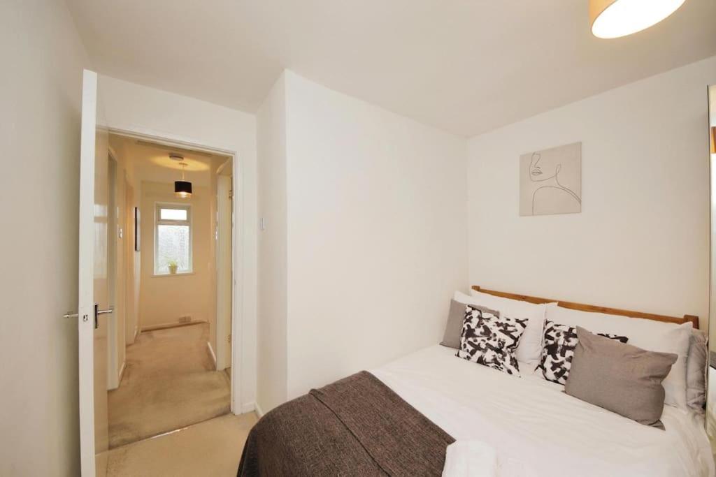 Beautiful Home Close To Town Free Netflix, Wifi Σόλιχαλ Εξωτερικό φωτογραφία