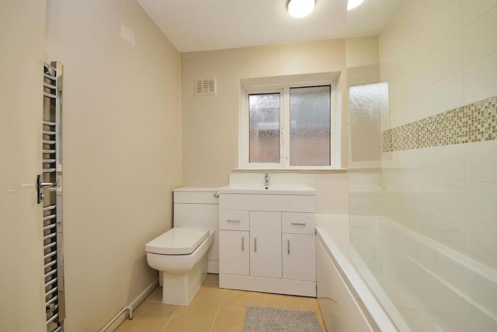 Beautiful Home Close To Town Free Netflix, Wifi Σόλιχαλ Εξωτερικό φωτογραφία